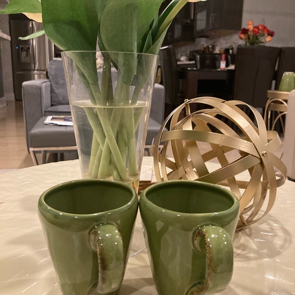 Pair of handmade and hand painted Corsica Green Jitra 14oz Mugs by Tabletops - Picture 5 of 10